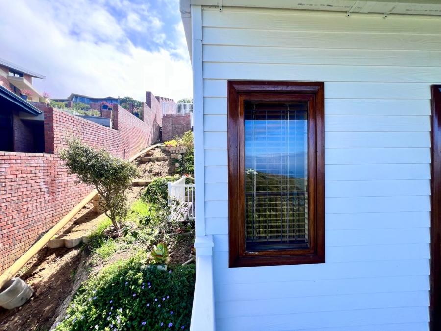 4 Bedroom Property for Sale in Herolds Bay Western Cape